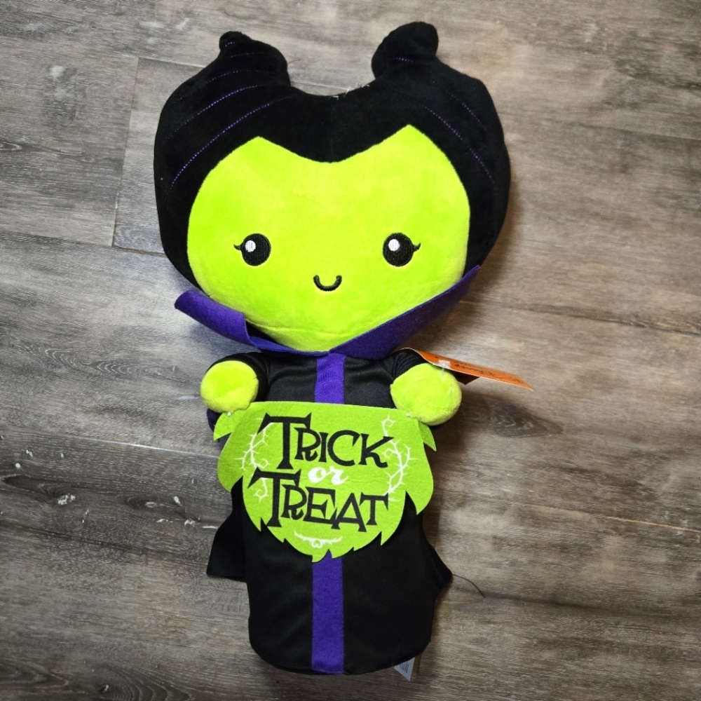 Disney Villains: Maleficent‎ Halloween Greeter “Trick or Treat” nwt